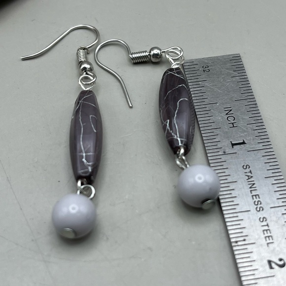 Elegant Silver and Purple Dangle Earrings - Picture 3 of 3